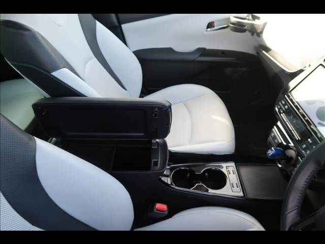 TOYOTA PRIUS 4WD 2020 Image 31