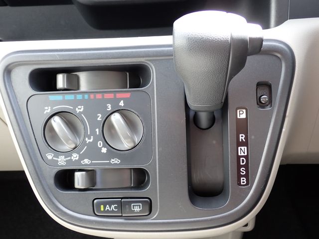 TOYOTA PASSO 2018 Image 31