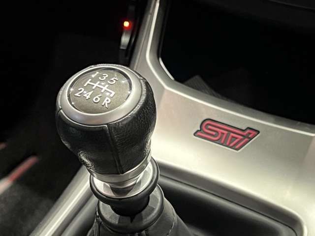 SUBARU IMPREZA WRX 5DOOR 2013 Image 31