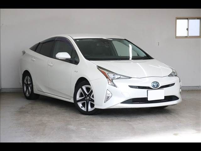 TOYOTA PRIUS 2017 Image 31