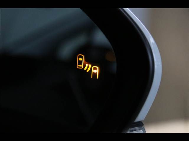 TOYOTA PRIUS 2017 Image 31