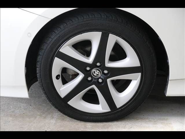 TOYOTA PRIUS 2017 Image 31