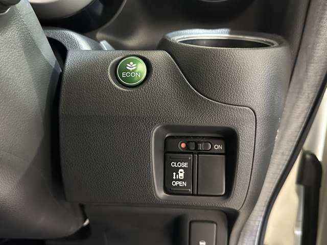 HONDA N BOX CUSTOM 2013 Image 31