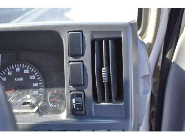 ISUZU ELF 2007 Image 31