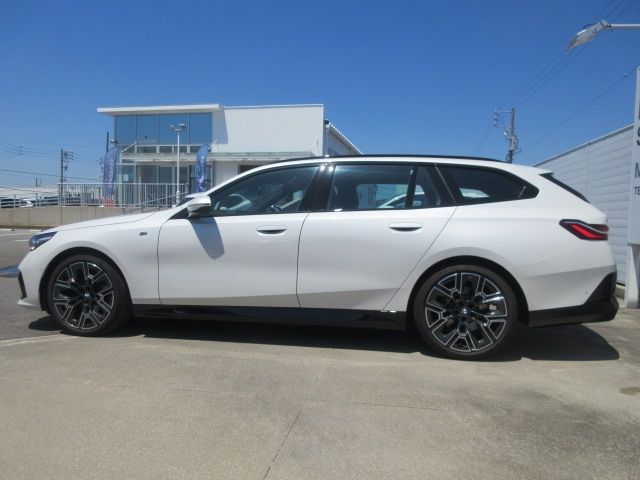 BMW 5SERIES TOURING 2024 Image 31