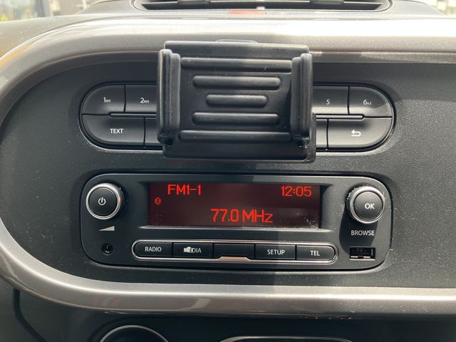 RENAULT TWINGO 2018 Image 31