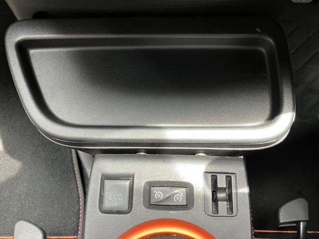 RENAULT TWINGO 2018 Image 31