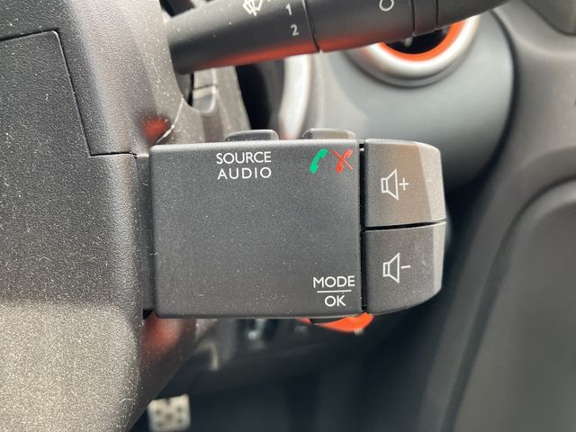 RENAULT TWINGO 2018 Image 31