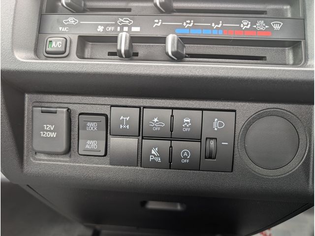 DAIHATSU HIJET TRUCK 4WD 2025 Image 31