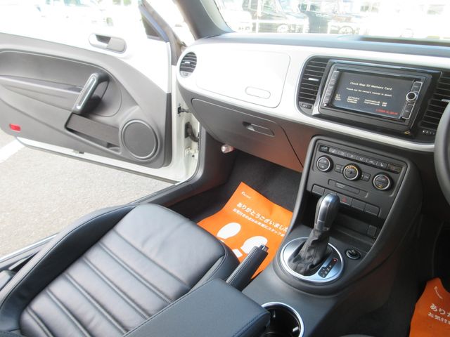 VOLKSWAGEN THE BEETL 2015 Image 31