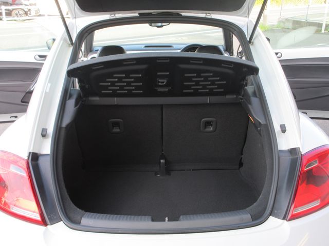 VOLKSWAGEN THE BEETL 2015 Image 31