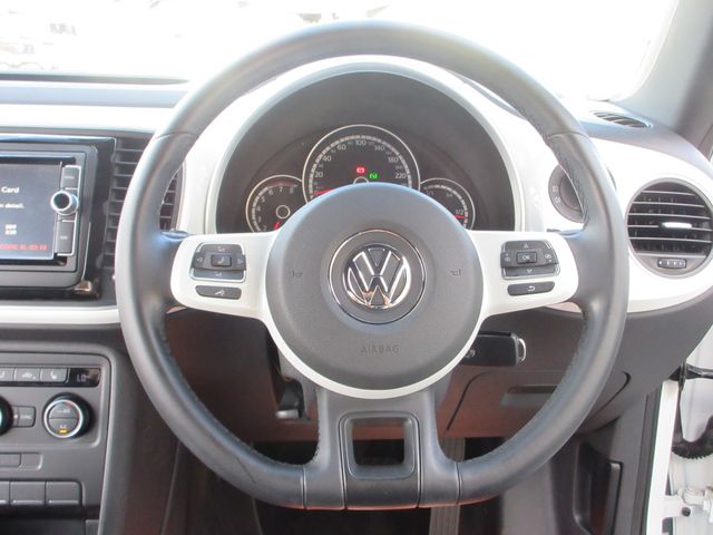 VOLKSWAGEN THE BEETL 2015 Image 31