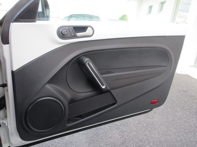 VOLKSWAGEN THE BEETL 2015 Image 31