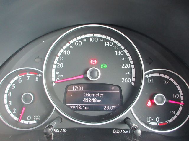 VOLKSWAGEN THE BEETL 2015 Image 31