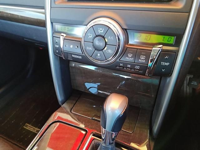 TOYOTA MARK X 2012 Image 31