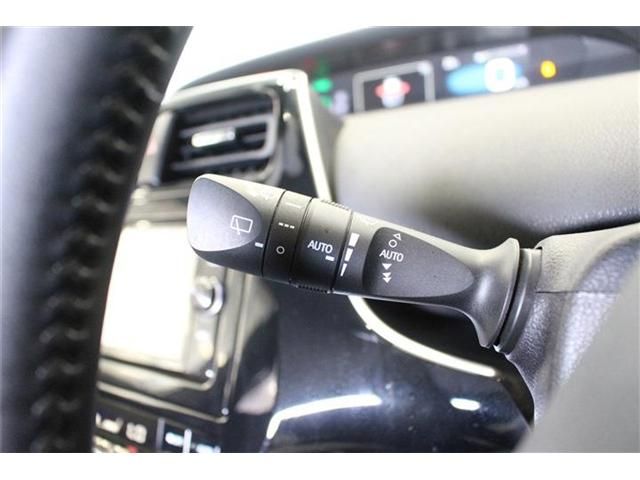 TOYOTA PRIUS 4WD 2018 Image 31