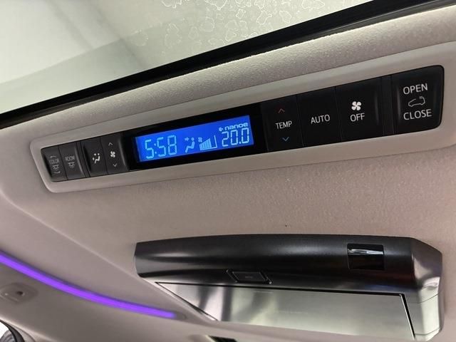 TOYOTA VELLFIRE 2018 Image 31