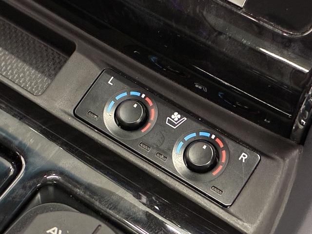 TOYOTA VELLFIRE 2018 Image 31