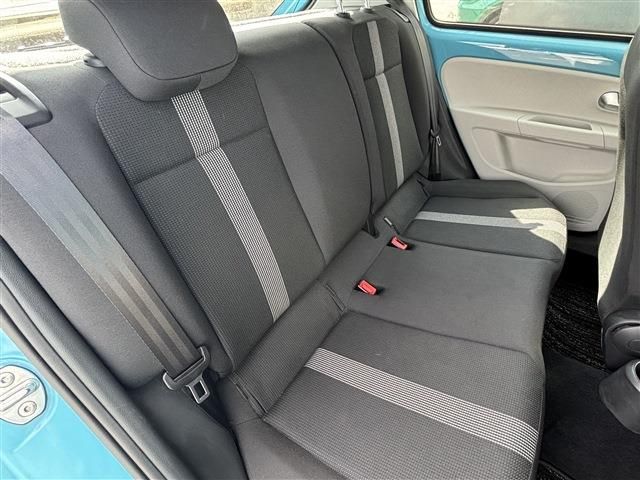 VOLKSWAGEN UP! 2018 Image 31