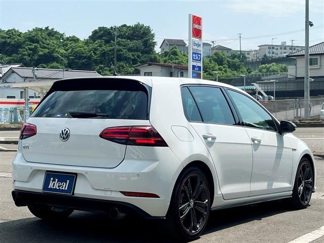 VOLKSWAGEN GOLF GTI 2018 Image 31