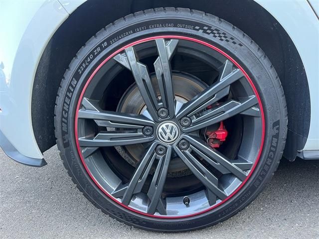VOLKSWAGEN GOLF GTI 2018 Image 31