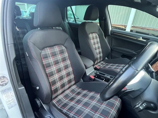 VOLKSWAGEN GOLF GTI 2018 Image 31