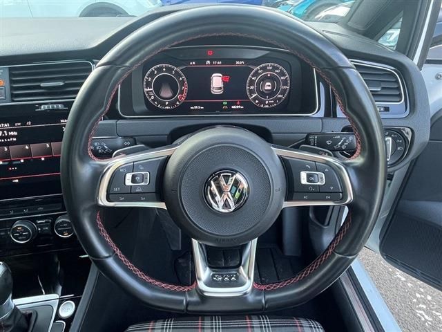 VOLKSWAGEN GOLF GTI 2018 Image 31