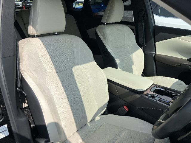 TOYOTA LEXUS RX450H+ 2023 Image 31