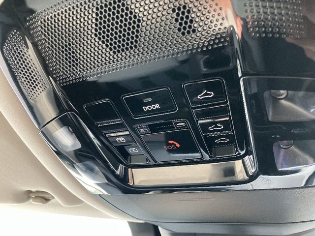 TOYOTA LEXUS RX450H+ 2023 Image 31