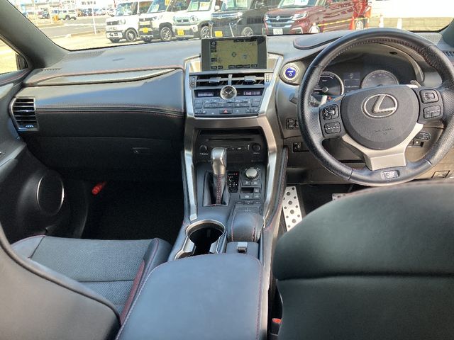 TOYOTA LEXUS NX300H AWD 2016 Image 31