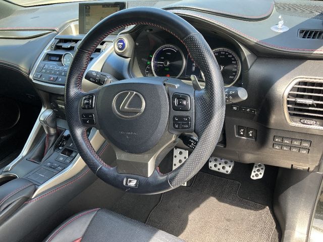 TOYOTA LEXUS NX300H AWD 2016 Image 31