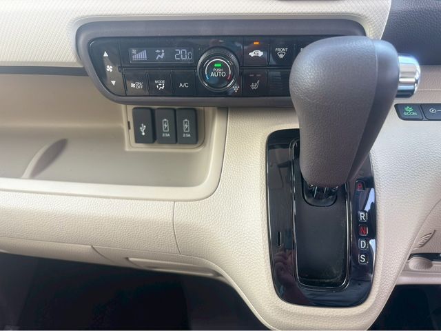 HONDA N BOX 4WD 2018 Image 31