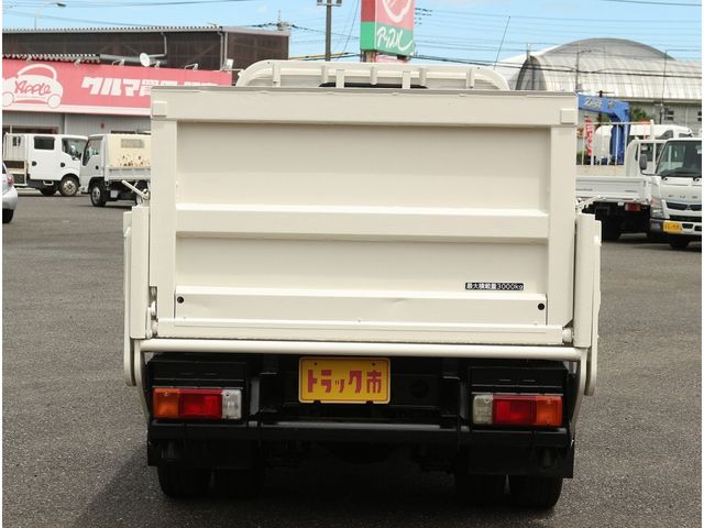 HINO DUTRO 2012 Image 31