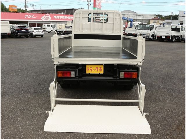 HINO DUTRO 2012 Image 31