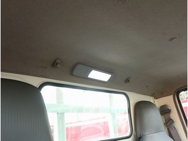 HINO DUTRO 2012 Image 31