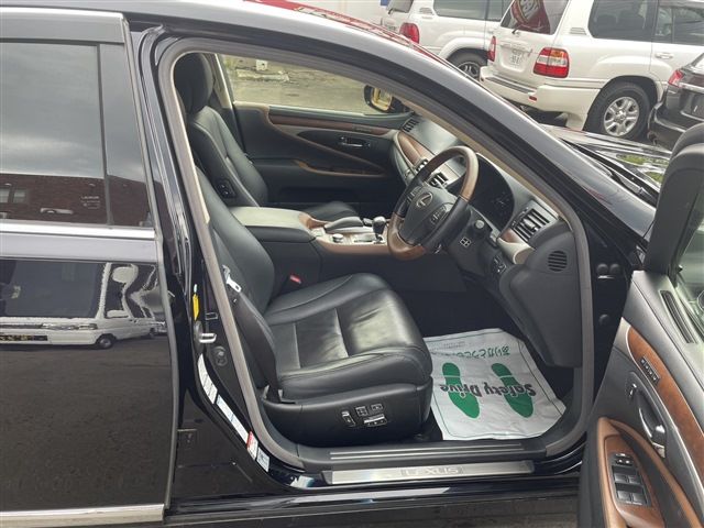 TOYOTA LEXUS LS600H 2014 Image 31