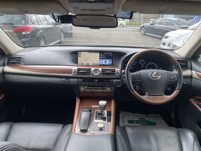 TOYOTA LEXUS LS600H 2014 Image 31