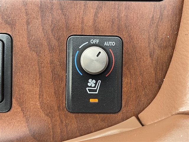 TOYOTA LEXUS LS600H 2014 Image 31