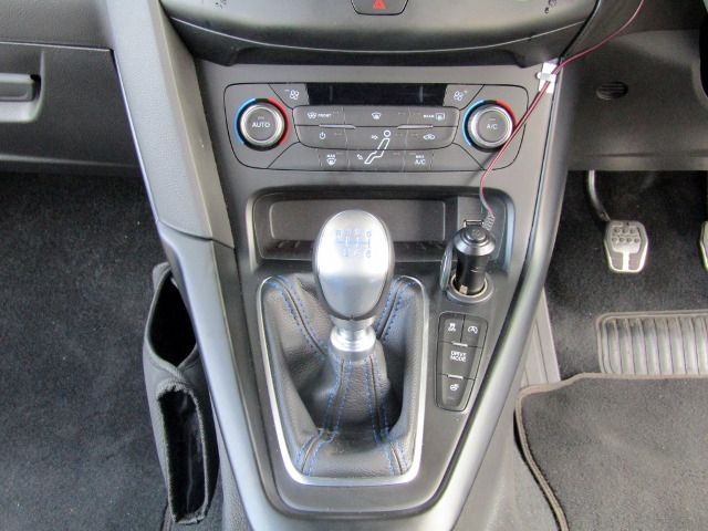 FORD FOCUS HATCHBACK 2018 Image 31