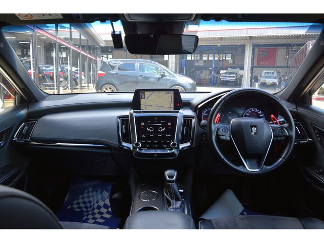 TOYOTA CROWN SEDAN HYBRID 2018 Image 31