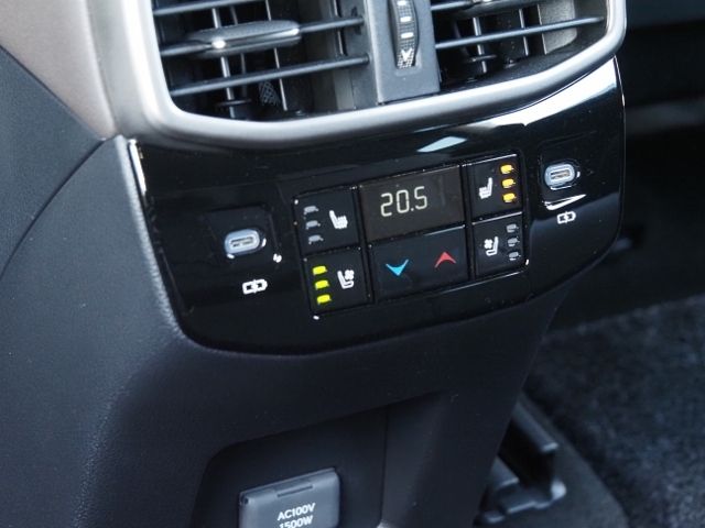 TOYOTA LEXUS RX450H+ 2023 Image 31