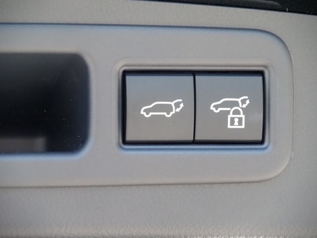 TOYOTA LEXUS RX450H+ 2023 Image 31
