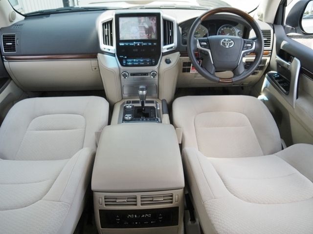 TOYOTA LANDCRUISER WAGON 2018 Image 31