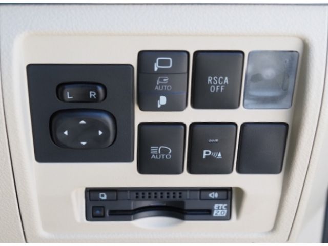 TOYOTA LANDCRUISER WAGON 2018 Image 31