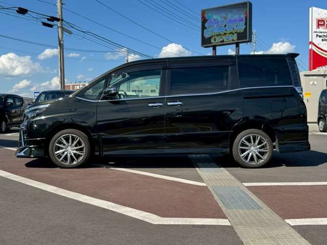 TOYOTA VOXY 4WD 2019 Image 31