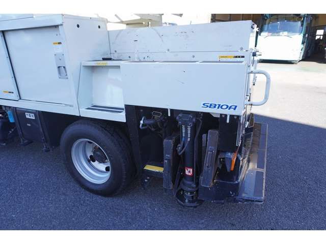 MITSUBISHI CANTER 2018 Image 31