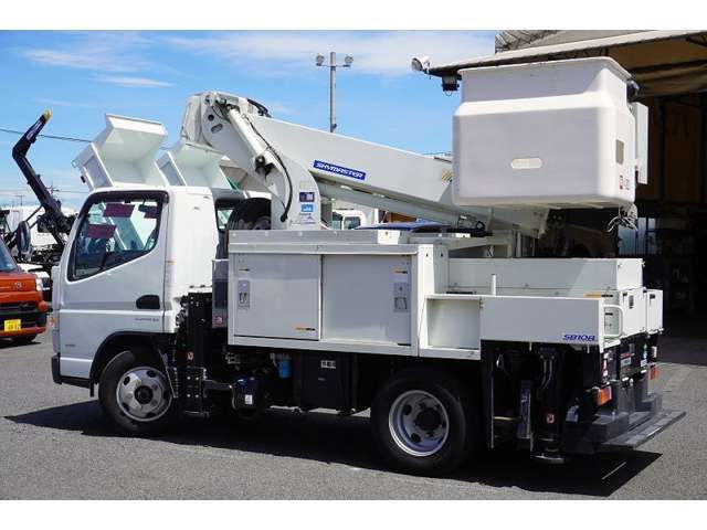 MITSUBISHI CANTER 2018 Image 31