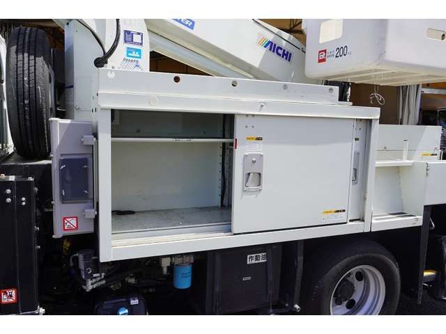 MITSUBISHI CANTER 2018 Image 31