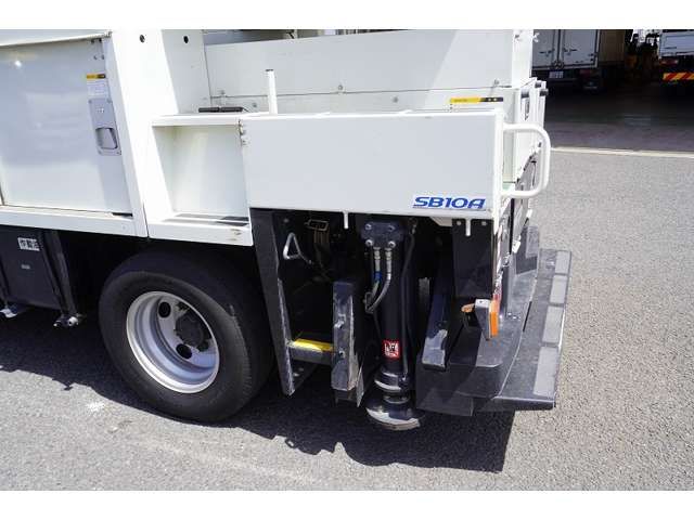 MITSUBISHI CANTER 2018 Image 31