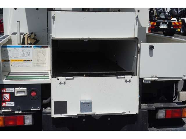 MITSUBISHI CANTER 2018 Image 31